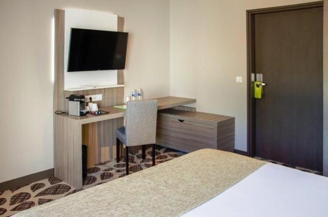 Contact Hotel Le Provencal Bordeaux Lac Exterior photo